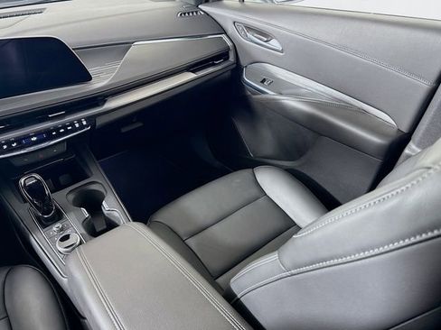 Used 2025 Cadillac XT4 Premium Luxury image 22