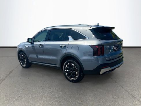 Certified 2025 Kia Sorento S w/ Panoramic Sunroof Package FWD image 5