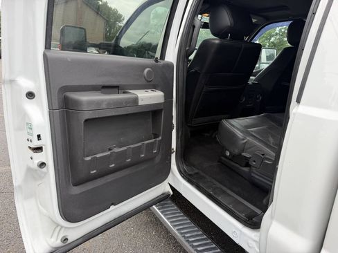 Used 2014 Ford F350 Lariat w/ Lariat Ultimate Package AWD/4WD image 18