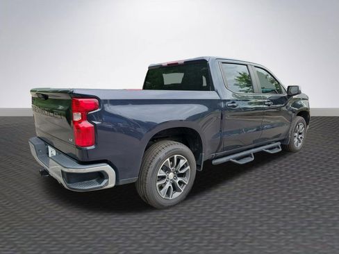 Used 2022 Chevrolet Silverado 1500 LT w/ Z71 Off-Road Package AWD/4WD image 5