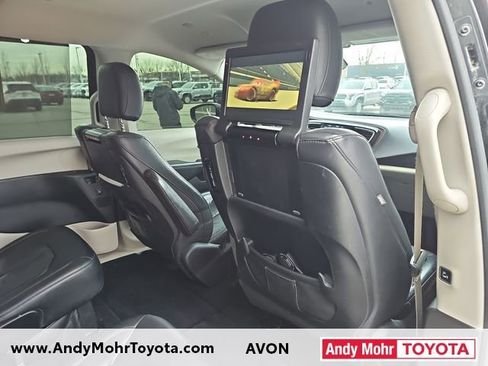 Used 2018 Chrysler Pacifica Touring-L Plus image 30