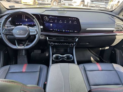 Used 2024 Chevrolet Traverse RS w/ LPO, Floor Liner Package AWD/4WD image 3