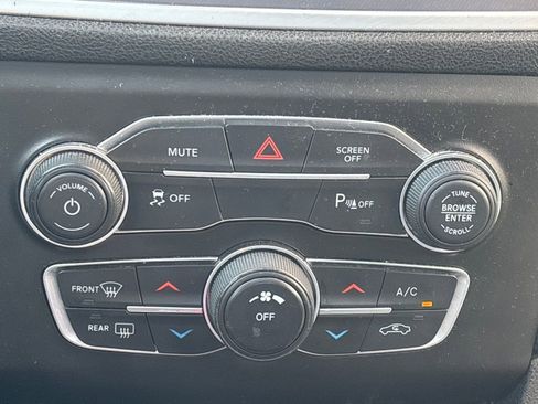 Used 2021 Dodge Charger SXT image 12