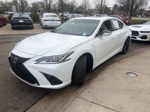 Used 2022 Lexus ES 300h F Sport image 8