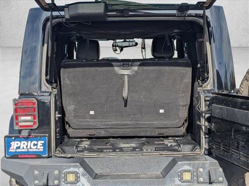 Used 2015 Jeep Wrangler Sahara image 6