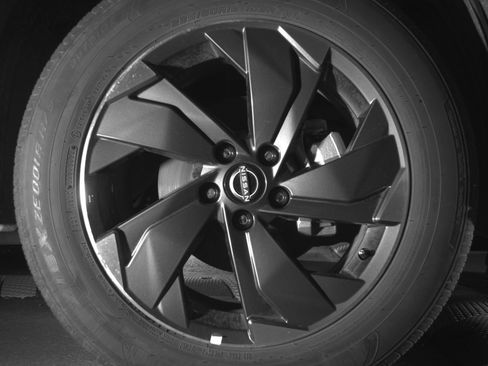 Used 2025 Nissan Rogue SV FWD image 13