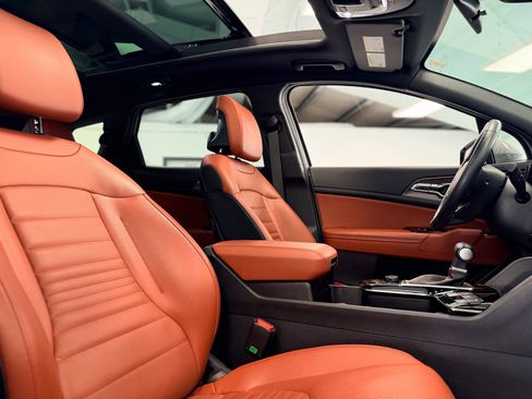 Used 2024 Kia Sportage SX image 33