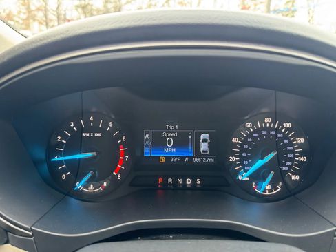 Used 2017 Ford Fusion SE image 32