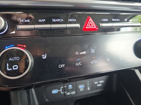 Used 2025 Hyundai Tucson SEL AWD/4WD image 16