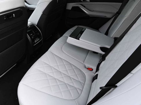 New 2026 BMW X5 xDrive50e w/ Executive Package image 9