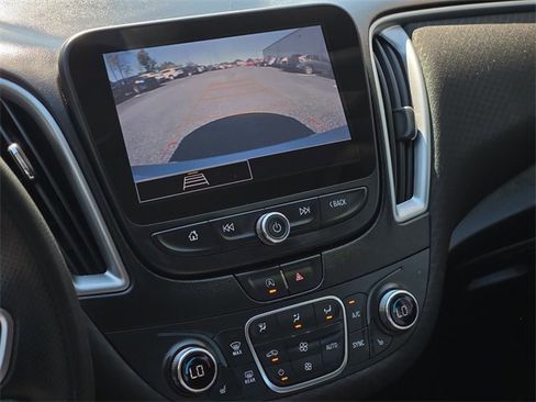 Used 2022 Chevrolet Malibu LT image 20