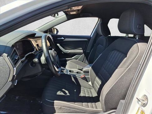 Certified 2023 Volkswagen Jetta Sport FWD image 16