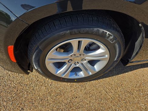 Used 2023 Dodge Charger SXT RWD image 9