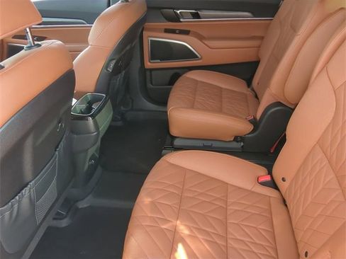 Used 2025 Kia Telluride AWD image 18