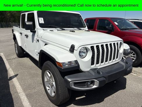 Used 2021 Jeep Gladiator Sport image 2