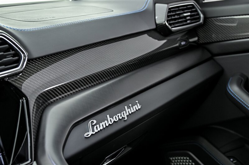 Used 2022 Lamborghini Urus AWD/4WD image 50