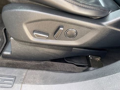 Used 2017 Ford Explorer XLT w/ Equipment Group 202A image 40