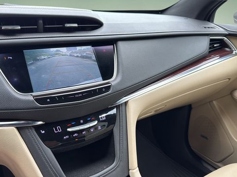 Used 2018 Cadillac XT5 Luxury w/ Driver Awareness Package AWD/4WD image 35