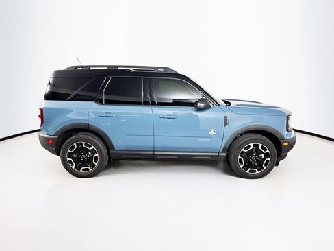 Used 2023 Ford Bronco Sport Outer Banks w/ Tech Package image 2