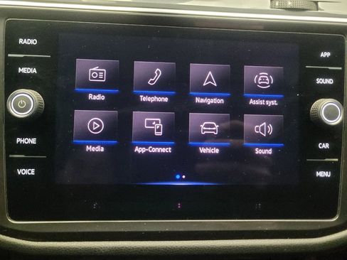 Used 2022 Volkswagen Tiguan SE image 25