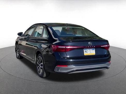 Used 2025 Volkswagen Jetta SE image 11