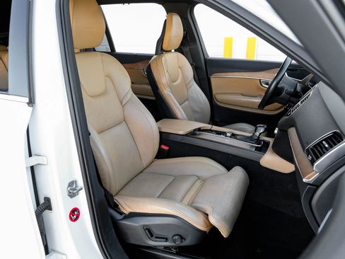 Used 2018 Volvo XC90 T6 Inscription w/ Convenience Package image 35