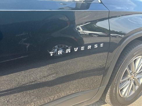 Used 2022 Chevrolet Traverse LT AWD/4WD image 8