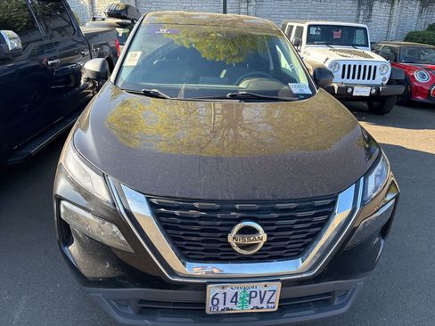 Used 2021 Nissan Rogue S image 3
