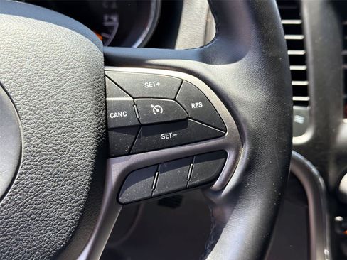 Used 2021 Jeep Grand Cherokee Laredo RWD image 34