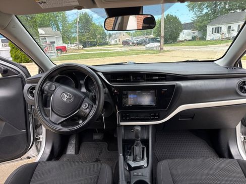 Used 2018 Toyota Corolla iM w/ All-Weather Mat Package FWD image 9