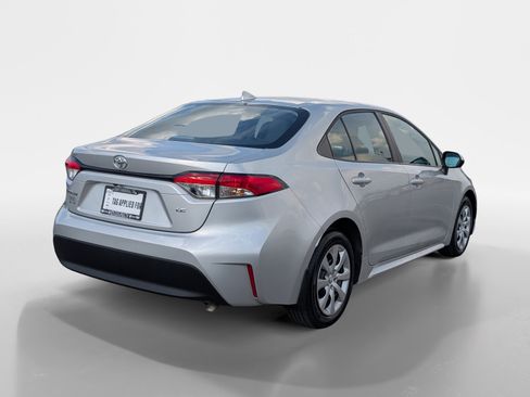 Used 2025 Toyota Corolla LE image 7