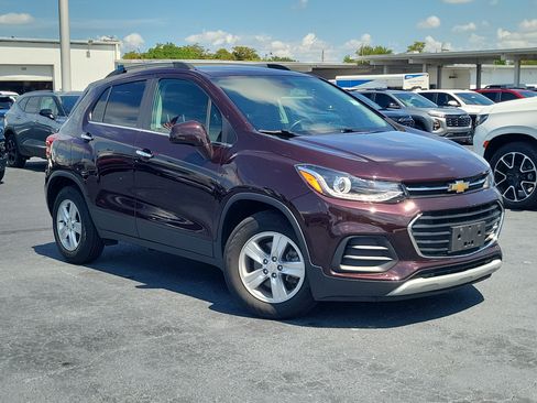Used 2020 Chevrolet Trax LT w/ Driver Confidence Package FWD image 33
