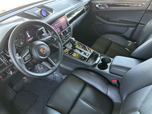 Used 2026 Porsche Macan AWD/4WD image 4