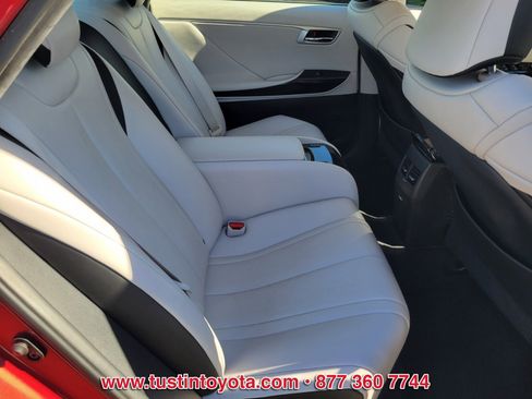 Certified 2017 Toyota Mirai Base image 13