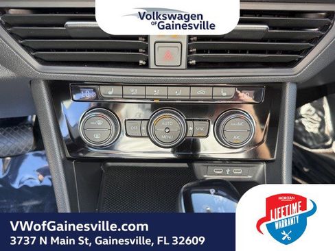 Used 2024 Volkswagen Jetta SE image 24