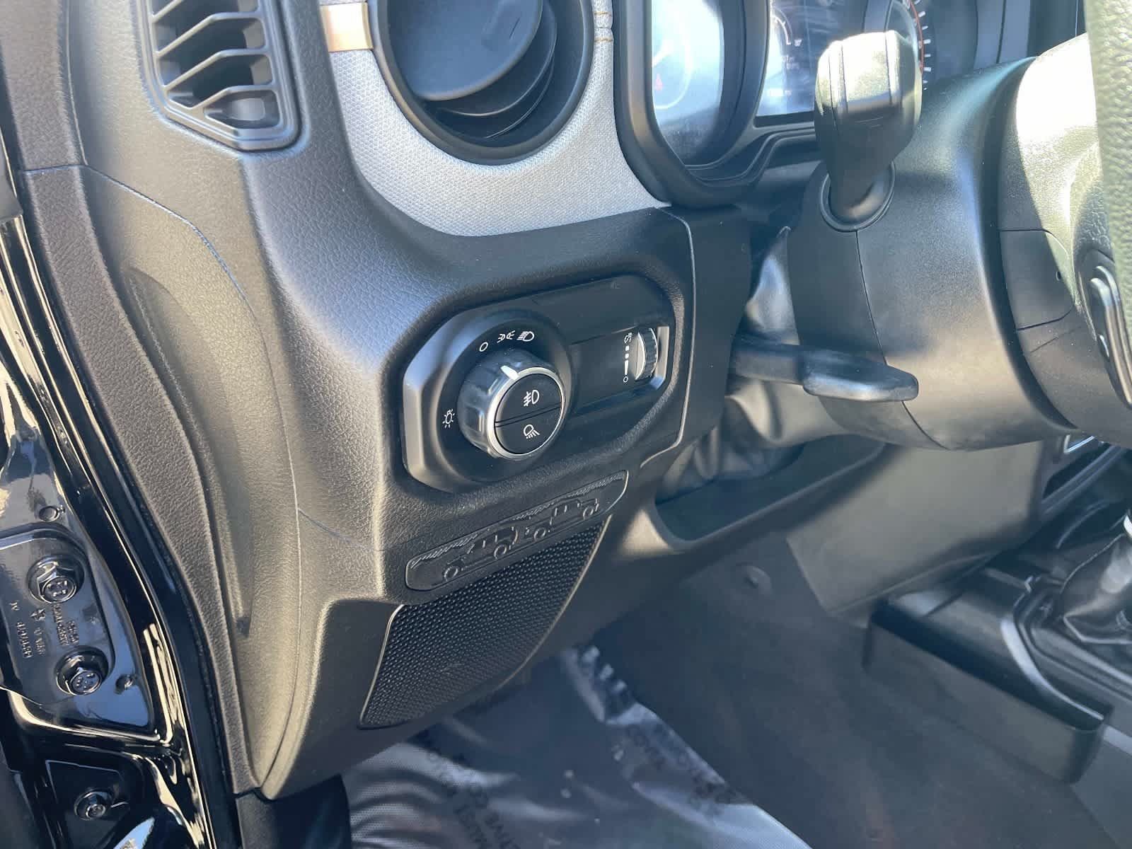 Used 2025 Jeep Gladiator Sport AWD/4WD image 19
