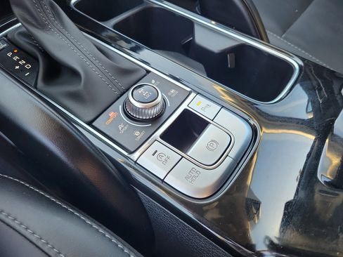 Used 2024 Kia Telluride S image 34