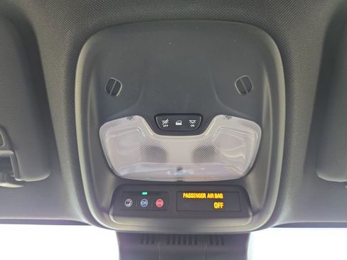 Used 2024 Chevrolet Colorado Trail Boss AWD/4WD image 31