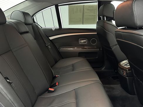 Used 2007 BMW 750i image 40