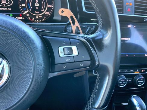 Used 2019 Volkswagen Golf R 4-Door image 19