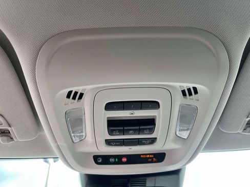 Used 2025 Buick Envision Sport Touring AWD/4WD image 24