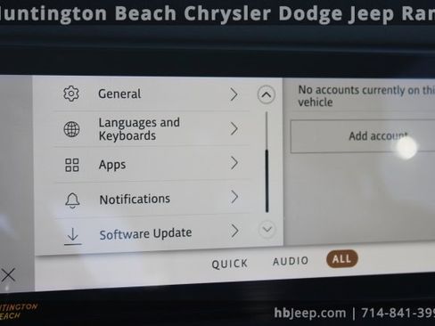 Used 2023 Land Rover Defender 110 SE image 32