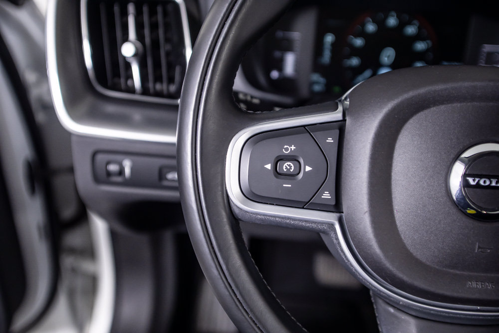 Used 2019 Volvo XC60 T5 Momentum w/ Premium Package FWD image 35