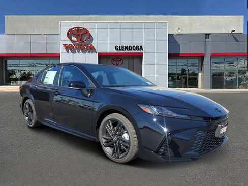 New 2026 Toyota Camry Hybrid FWD image 1