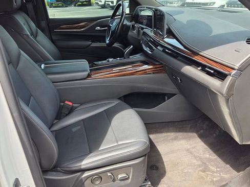 Used 2022 Cadillac Escalade ESV Luxury image 15