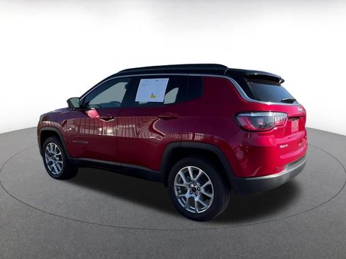 Used 2025 Jeep Compass Limited AWD/4WD image 8
