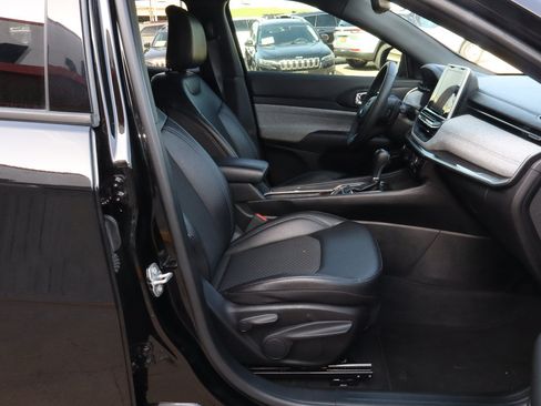 Used 2025 Jeep Compass Latitude AWD/4WD image 22