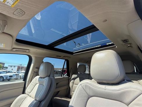 Used 2021 Lincoln Navigator Reserve w/ Luxury Package AWD/4WD image 25