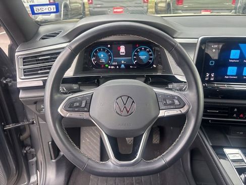 Used 2024 Volkswagen Atlas Cross Sport SE image 25