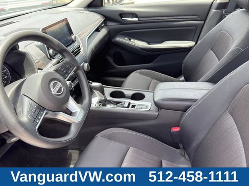 Used 2025 Nissan Altima 2.5 SV AWD/4WD image 13